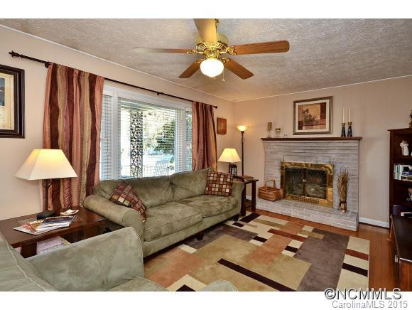 74 MOODY AVENUE - Photo 4