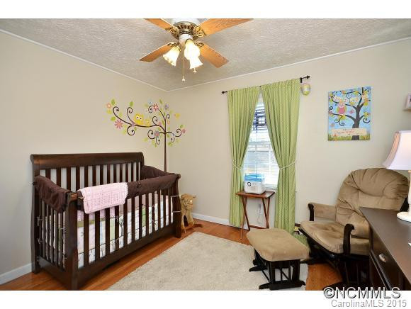 74 MOODY AVENUE - Photo 9