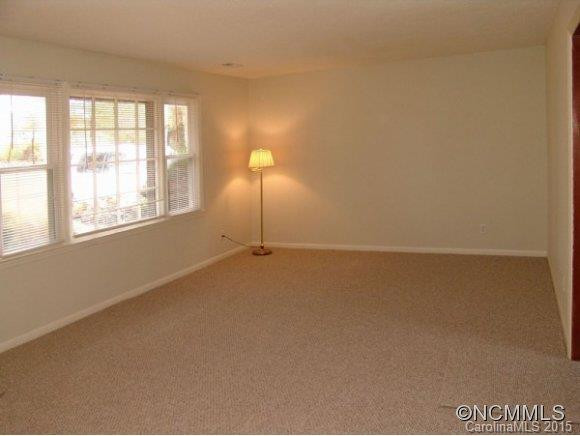 121 AZALEA WAY - Photo 6