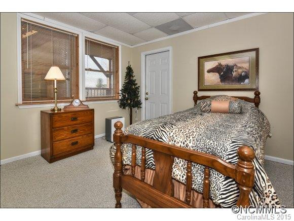 136 Matthew Lane - Photo 17