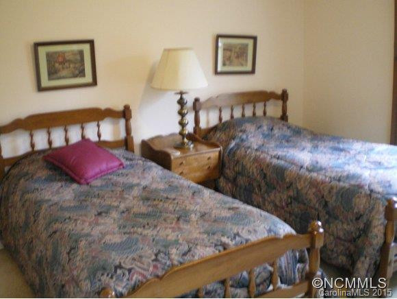 300 Meadowbrook Circle - Photo 12