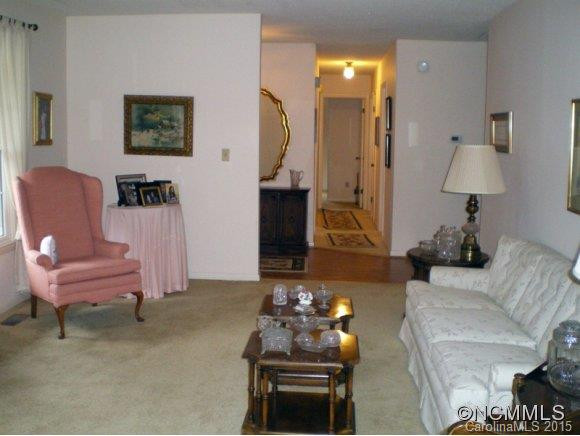 300 Meadowbrook Circle - Photo 3