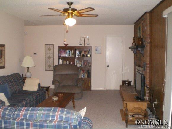 300 Meadowbrook Circle - Photo 8