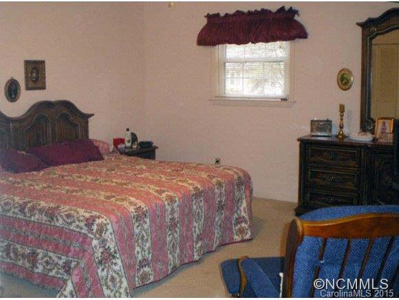 300 Meadowbrook Circle - Photo 10