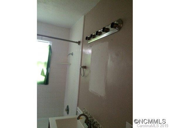 3015 Holly Hill Rd - Photo 6