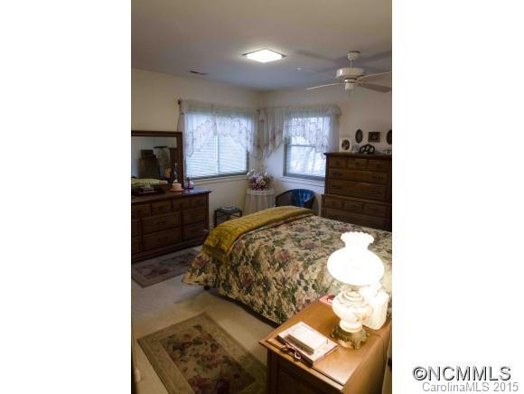 33 Clarendon Road - Photo 16