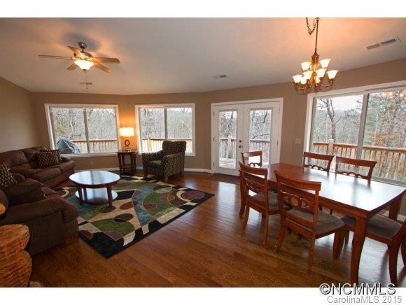 616 Raven Boulevard - Photo 3