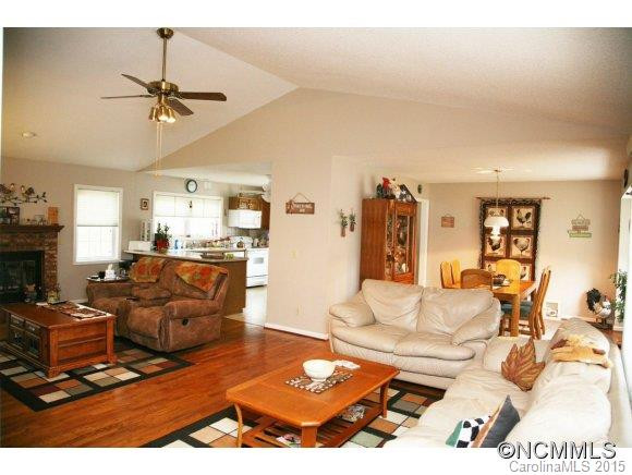 19 Surrey Run - Photo 3