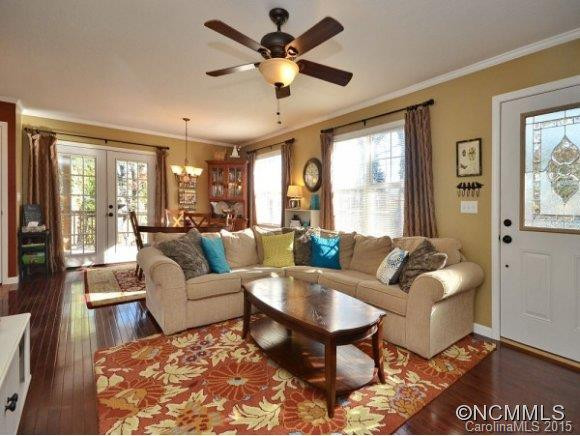 19 WALNUT STREET - Photo 2