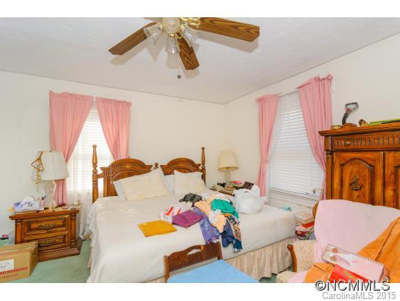 257 South French Broad Avenue - Photo 12