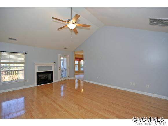 280 Castle Creek Dr - Photo 2