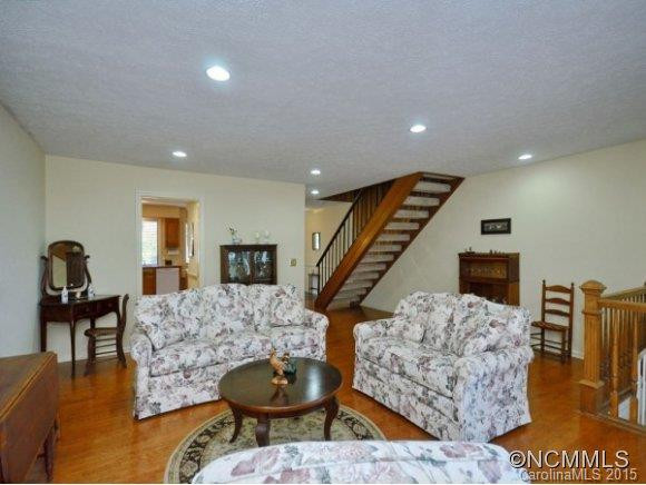 504 DAVIS MOUNTAIN ROAD - Photo 3
