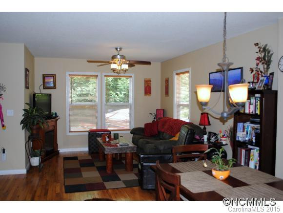 27 Third St - Photo 3