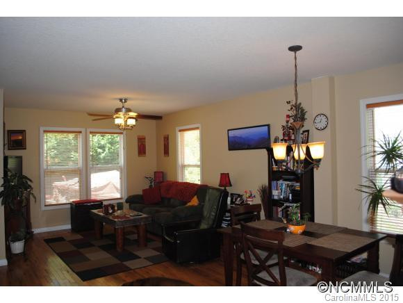 27 Third St - Photo 4