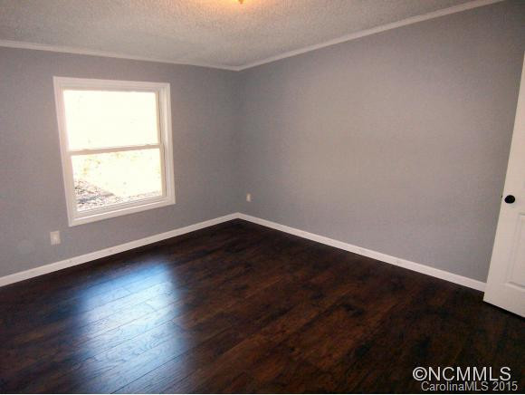 2 Heath Lane - Photo 4