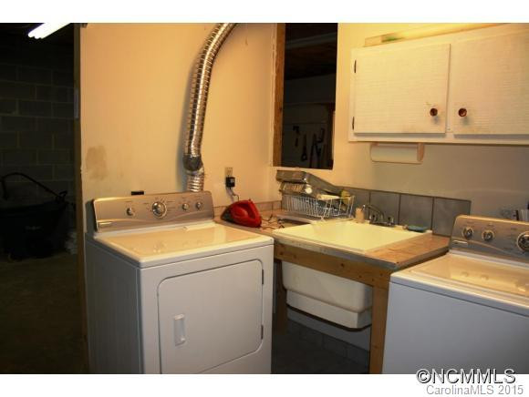 750 Polly's Mountain Road - Photo 15