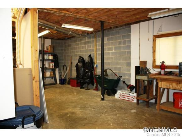 750 Polly's Mountain Road - Photo 16