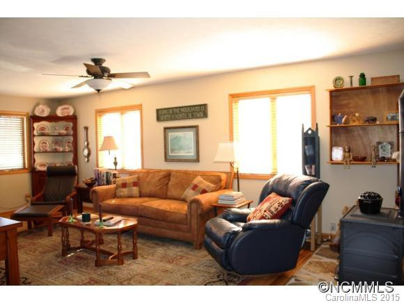 750 Polly's Mountain Road - Photo 4
