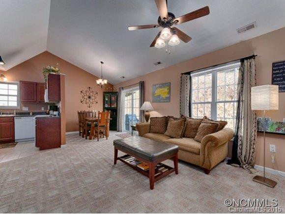 58 VILLAGE STREET - Photo 3