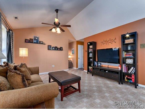 58 VILLAGE STREET - Photo 4