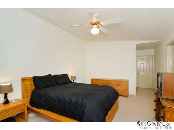 33 Foxberry Drive - Photo 16