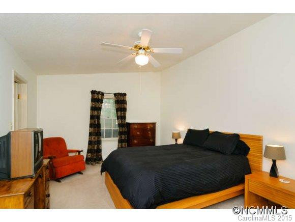 33 Foxberry Drive - Photo 17