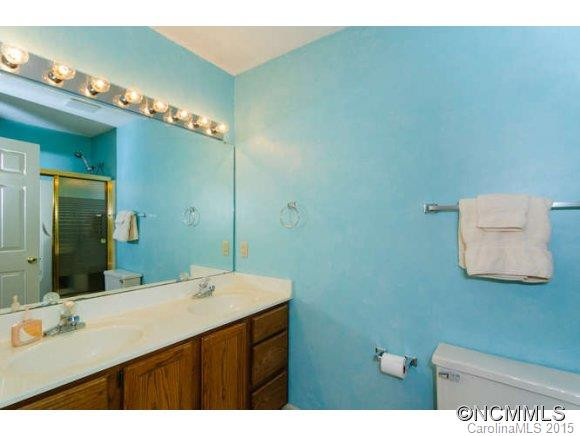33 Foxberry Drive - Photo 18