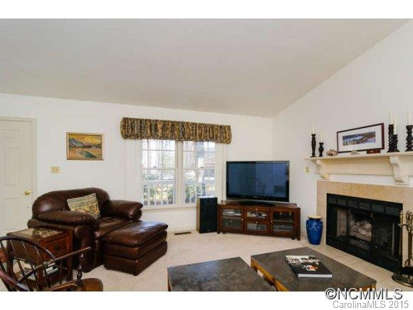 33 Foxberry Drive - Photo 4
