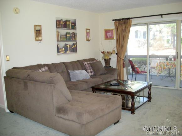 221 Hampton Ct. - Photo 15