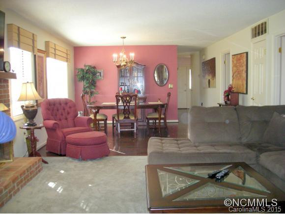221 Hampton Ct. - Photo 18