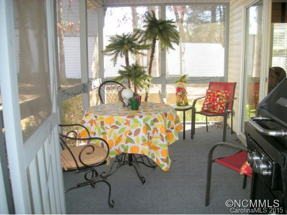 221 Hampton Ct. - Photo 19