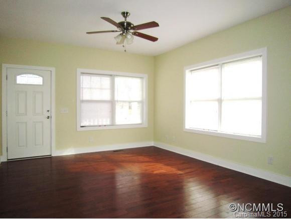16 Alex Way - Photo 2