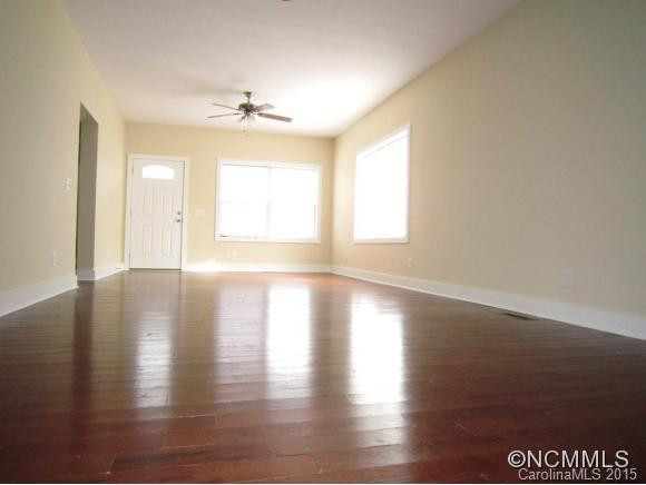16 Alex Way - Photo 3