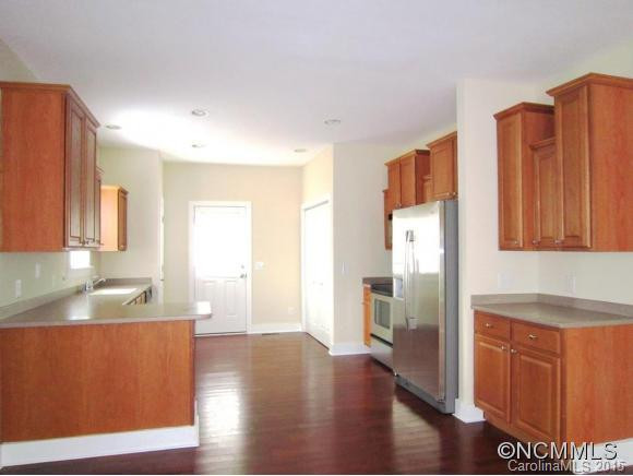 16 Alex Way - Photo 8
