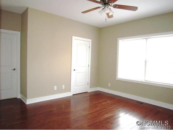 16 Alex Way - Photo 9