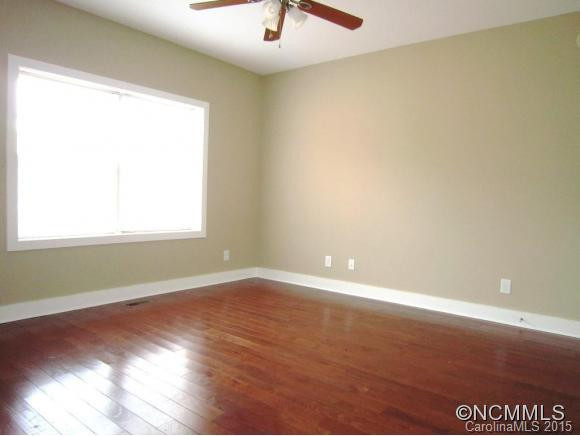 16 Alex Way - Photo 10