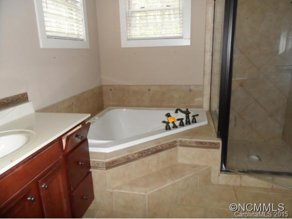 32 Oak Hollow Drive - Photo 11