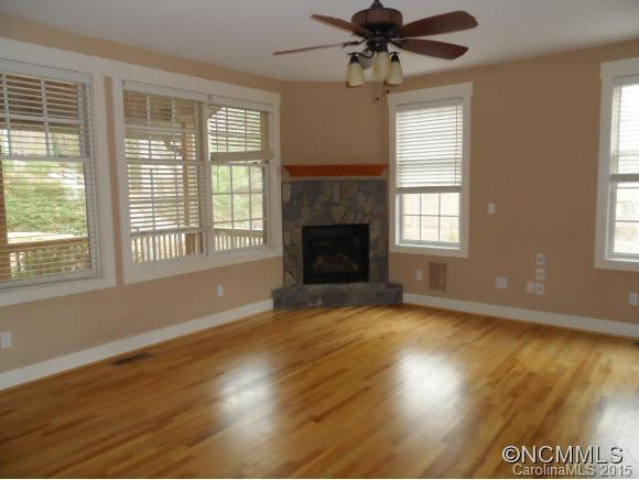 32 Oak Hollow Drive - Photo 4