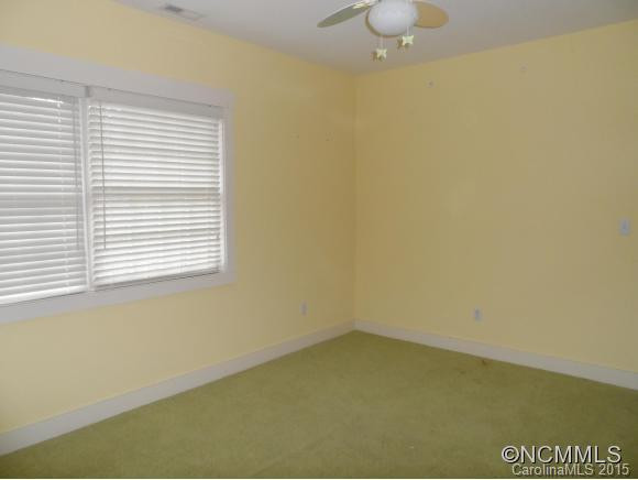 32 Oak Hollow Drive - Photo 9