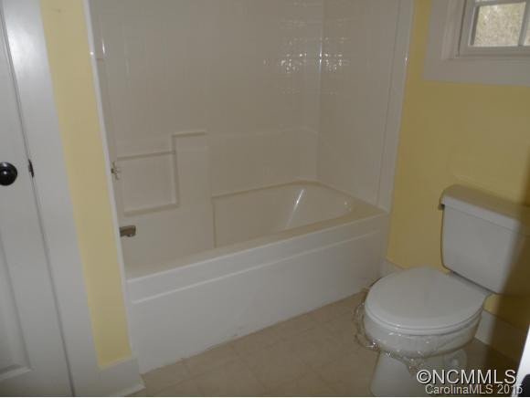 32 Oak Hollow Drive - Photo 10