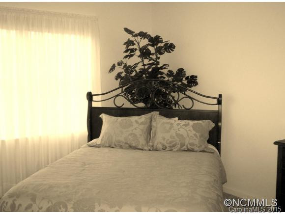 47 E Danbury Lane - Photo 13