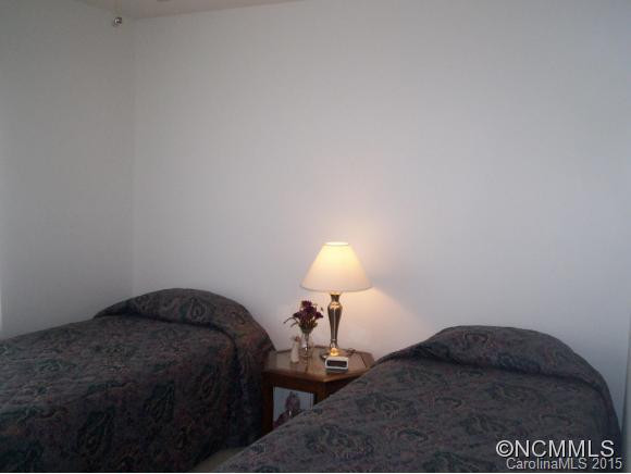 47 E Danbury Lane - Photo 16