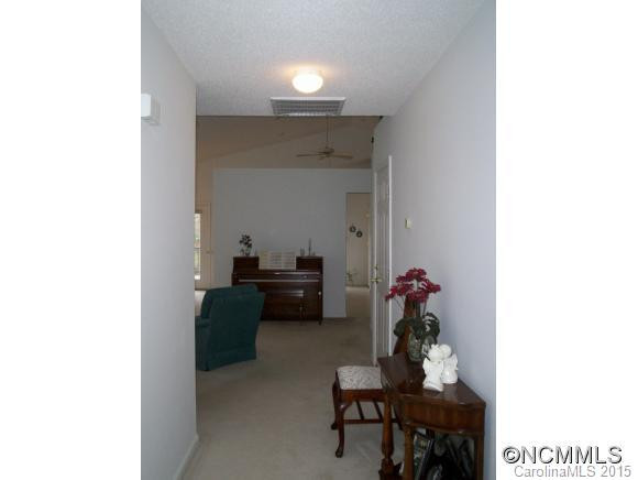 47 E Danbury Lane - Photo 3