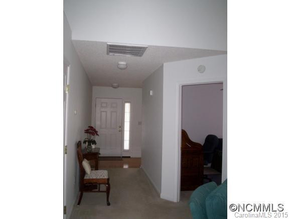47 E Danbury Lane - Photo 4