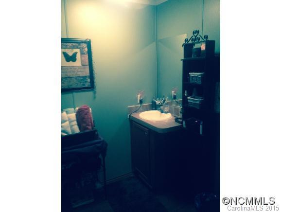 204 Nicholas Drive - Photo 8