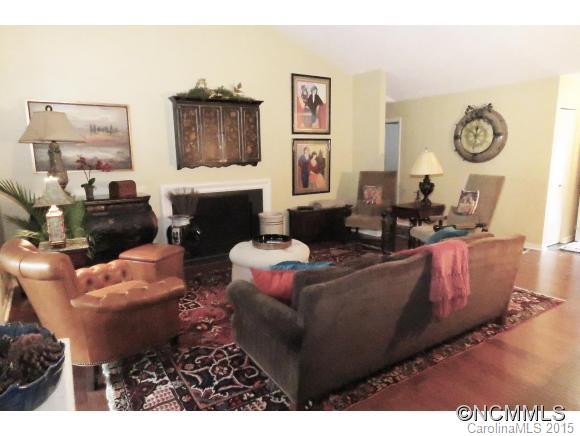 603 Crowfields Lane - Photo 4