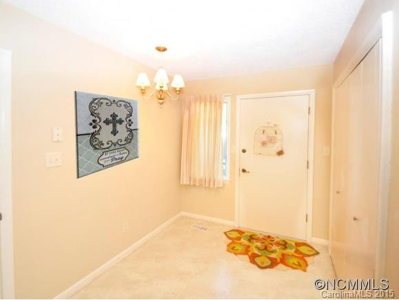 516 Crowfields Lane - Photo 5