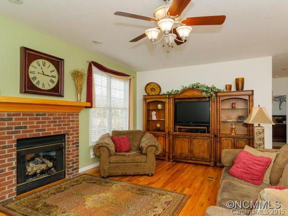 15 LORIDON DRIVE - Photo 3