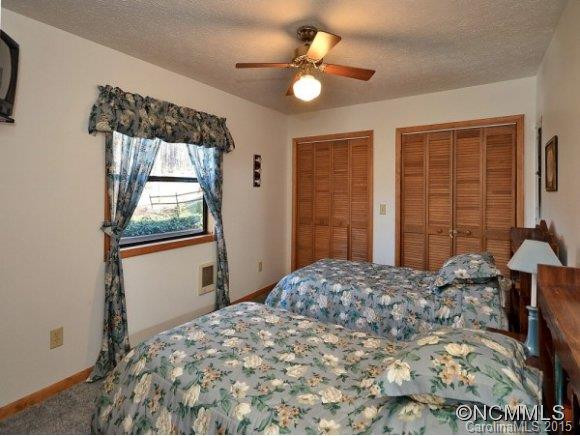 190 SKYWAY DRIVE - Photo 12