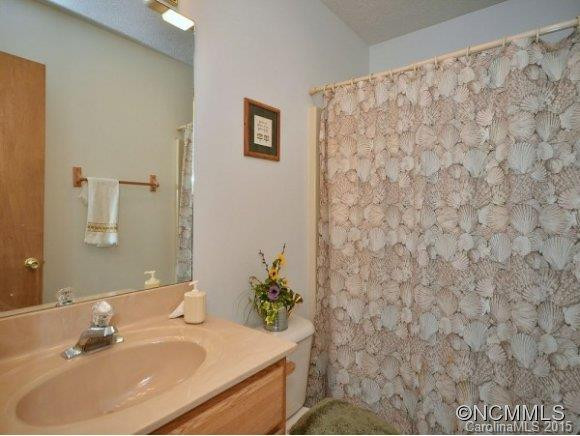 190 SKYWAY DRIVE - Photo 13